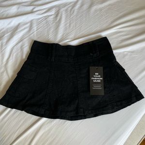 BNWT Black y2k mini skirt size XS